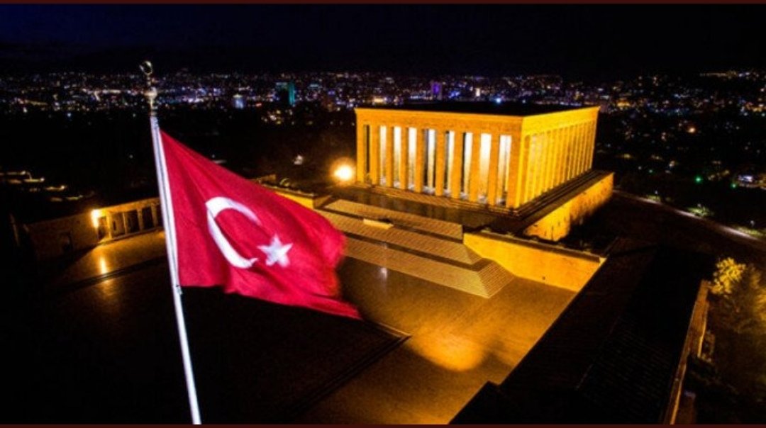 aslanseckin's tweet photo. #anıtkabir 'in ışıklarında rahatsız olmak demek Türkiye' nin aydınlığından rahatsız olmak demektir.... https://t.co/rpZQuD3j6l