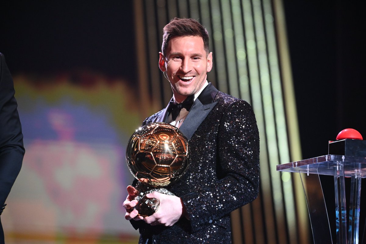 ballondor's tweet photo. What more to say? Lionel Messi!

🖐✌️

#ballondor https://t.co/NLlAXZu4Xb