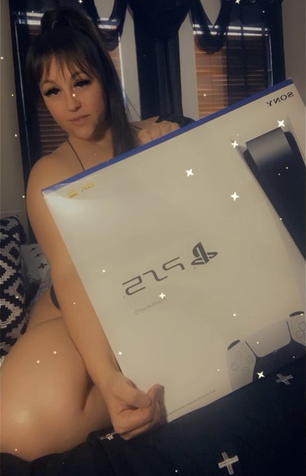 PS5 GIVEAWAY! Retweet this post and subscribe to my Onlyfans and you are in! Once you are subscribed<a href="/tag/giveaway"class="tags"><span>#giveaway</span></a><a href="/tag/ps5giveaway"class="tags"><span>#ps5giveaway</span></a>