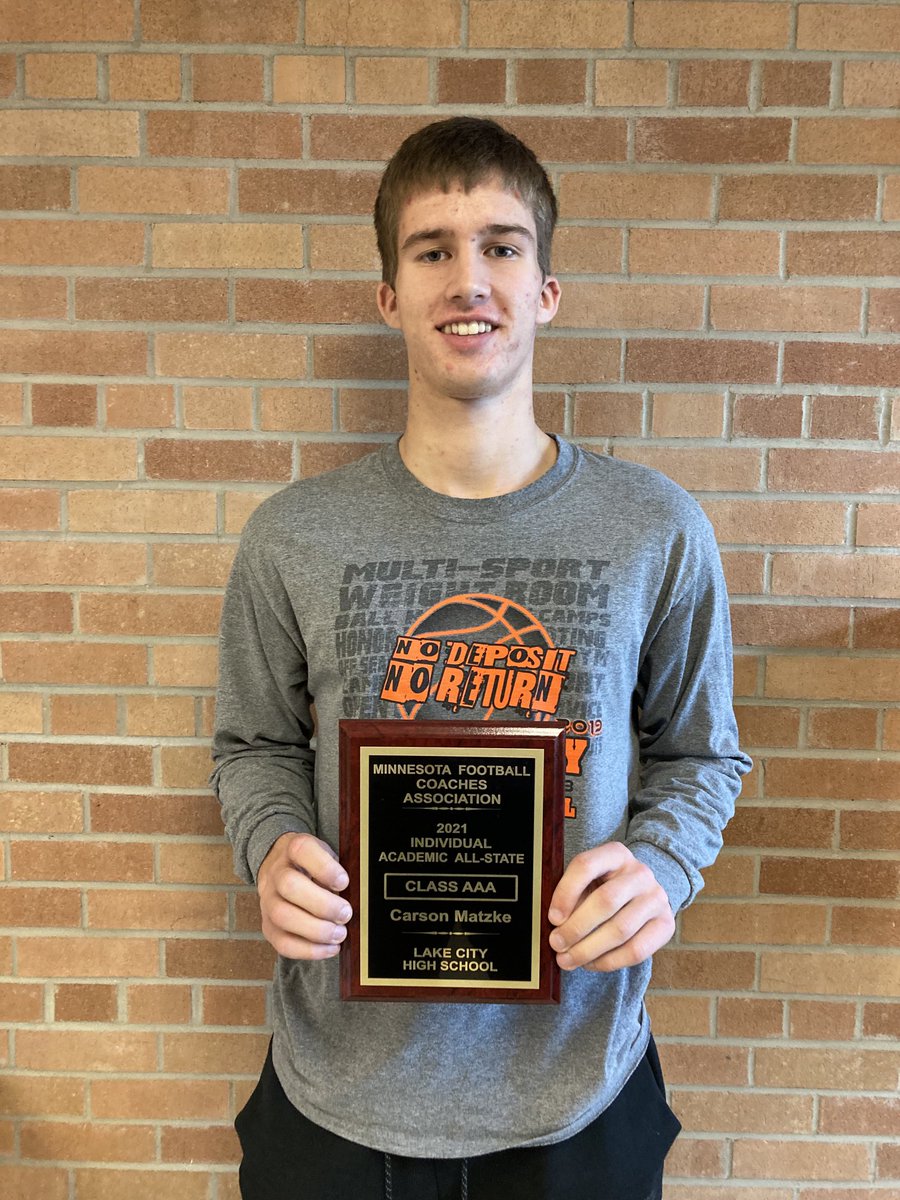attitudeneffort's tweet photo. Congratulations to Carson Matzke for being named to the class AAA Academic All-State team and to Justin Wohlers for being named SE Red District Player of the Year! https://t.co/fYSVywxLDz