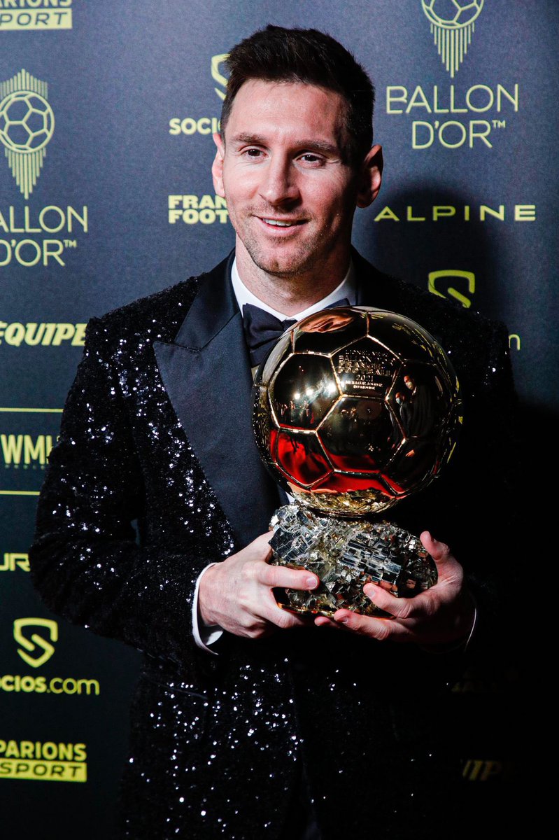 JCLAROS_'s tweet photo. DE ESCÁNDALO! Cada vez menos credibilidad para @francefootball en su premio. Cada vez menos deportivo y de más marketing. Quienes votan seguro son de #FranceBasketball #FranceEsgrima…No de fútbol. 

Un insulto cada uno de los robos a los mejores del mundo para dárselo al pequeño https://t.co/dbuX0E3mvS