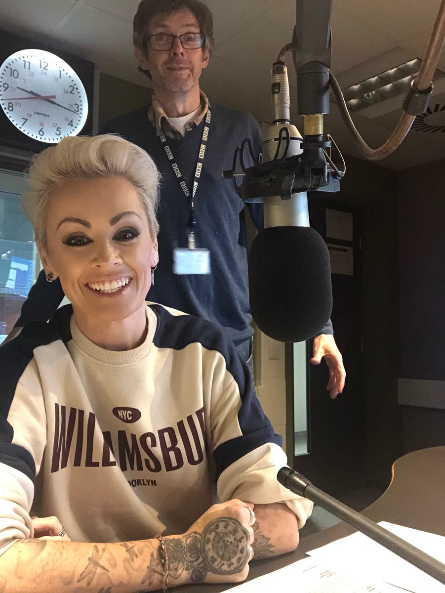 justjilljackson's tweet photo. Final night standing in for @IAndersonShow on @BBCRadioScot with wonderful Producer Richard from @beezrstudios - tune in via @BBCSounds or 92-95 FM - Some great songs coming up! https://t.co/03ecH5IXox