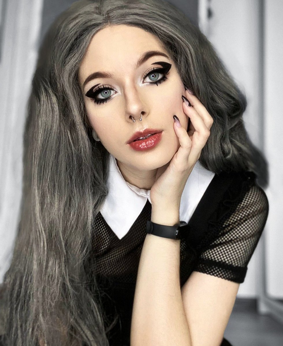 elviratrepovici's tweet photo. Dark Mood 🕯
-
-
Dress by @killstar
Wig by @feshfen use my code elvira18
-
-
Lipgloss @moonshot_korea
Lens by @uniqso use my code elvira10
-
-
#aesthetic #gothic #gothgirl #grunge #aesthetic #feshfen #killstar #wearekillstar #greyhair https://t.co/p5Z3fRFVen