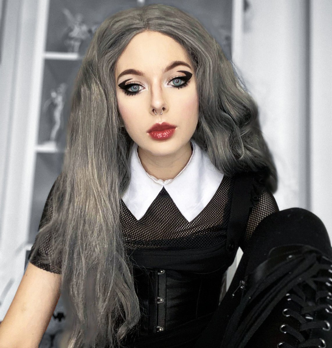 elviratrepovici's tweet photo. Dark Mood 🕯
-
-
Dress by @killstar
Wig by @feshfen use my code elvira18
-
-
Lipgloss @moonshot_korea
Lens by @uniqso use my code elvira10
-
-
#aesthetic #gothic #gothgirl #grunge #aesthetic #feshfen #killstar #wearekillstar #greyhair https://t.co/p5Z3fRFVen