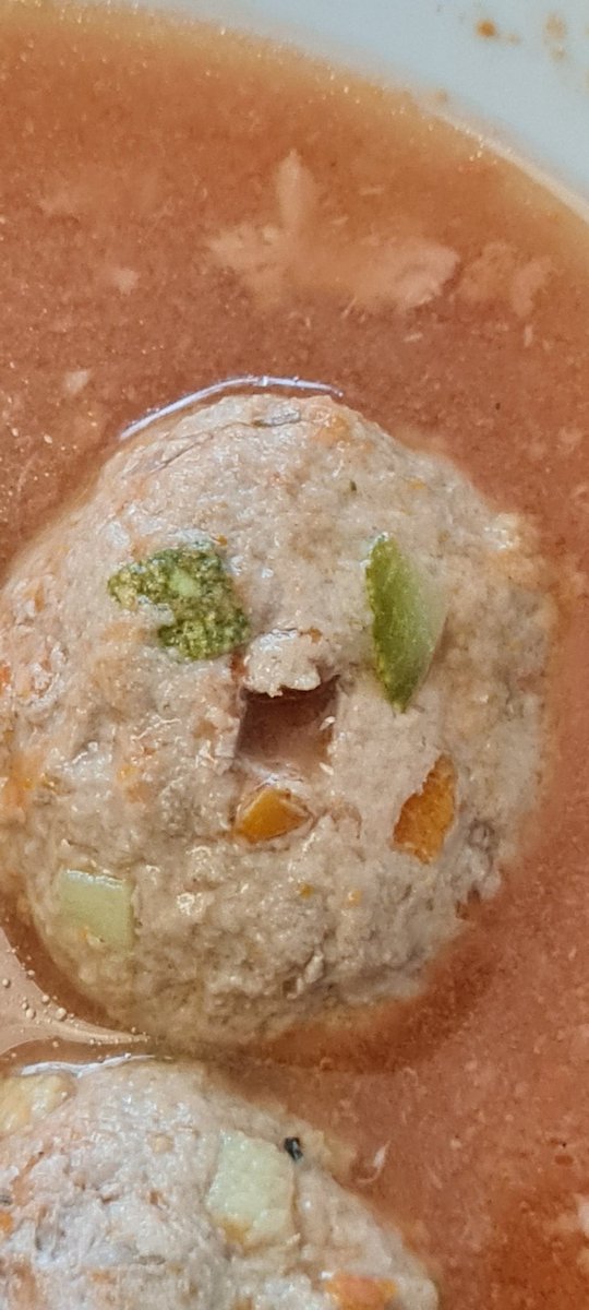 memo_robles's tweet image. Cuando las albondigas te hablan...