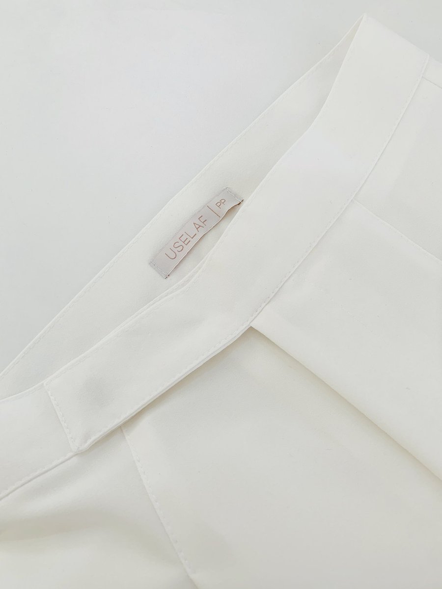 lais_franco_'s tweet photo. oie! 
tenho uma marca de roupas, e nessa sexta feira dia 03/12 vamos lançar uma coleção, tô preparando tudo com muita dedicação, eu amo fazer essa marca acontecer, sabe? 
esse é um pouquinho do nosso universo: 🤍
pode me ajudar compartilhando? 
https://t.co/MH0ysWhKSm 
use.laf https://t.co/kOWXYw8vyc