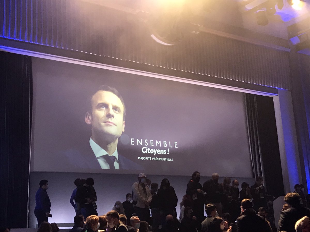 PH_Debray's tweet photo. #Mutualite #EnsembleCitoyens 
Ce soir nous avons rappelé notre détermination à cultiver le dépassement politique et à poursuivre la transformation de  notre pays ! 🇫🇷🇪🇺
#unite #progressistes https://t.co/Dn7ybhXwfz