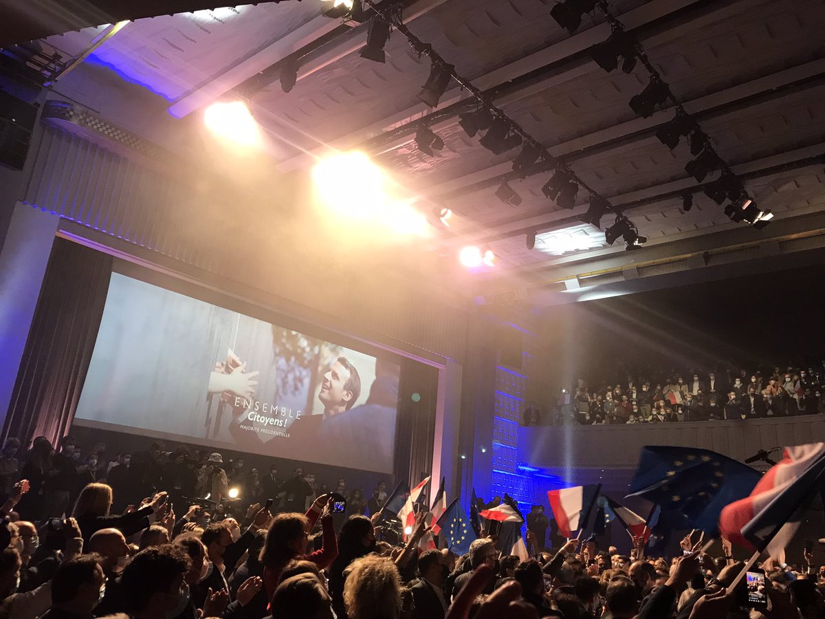 PH_Debray's tweet photo. #Mutualite #EnsembleCitoyens 
Ce soir nous avons rappelé notre détermination à cultiver le dépassement politique et à poursuivre la transformation de  notre pays ! 🇫🇷🇪🇺
#unite #progressistes https://t.co/Dn7ybhXwfz