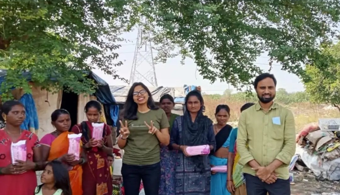 TrPreeti's tweet photo. Free Sanitary pads Awareness and Distribution Programme for needy once #airoli #slum #sayyestopads https://t.co/V62V5W0ieh