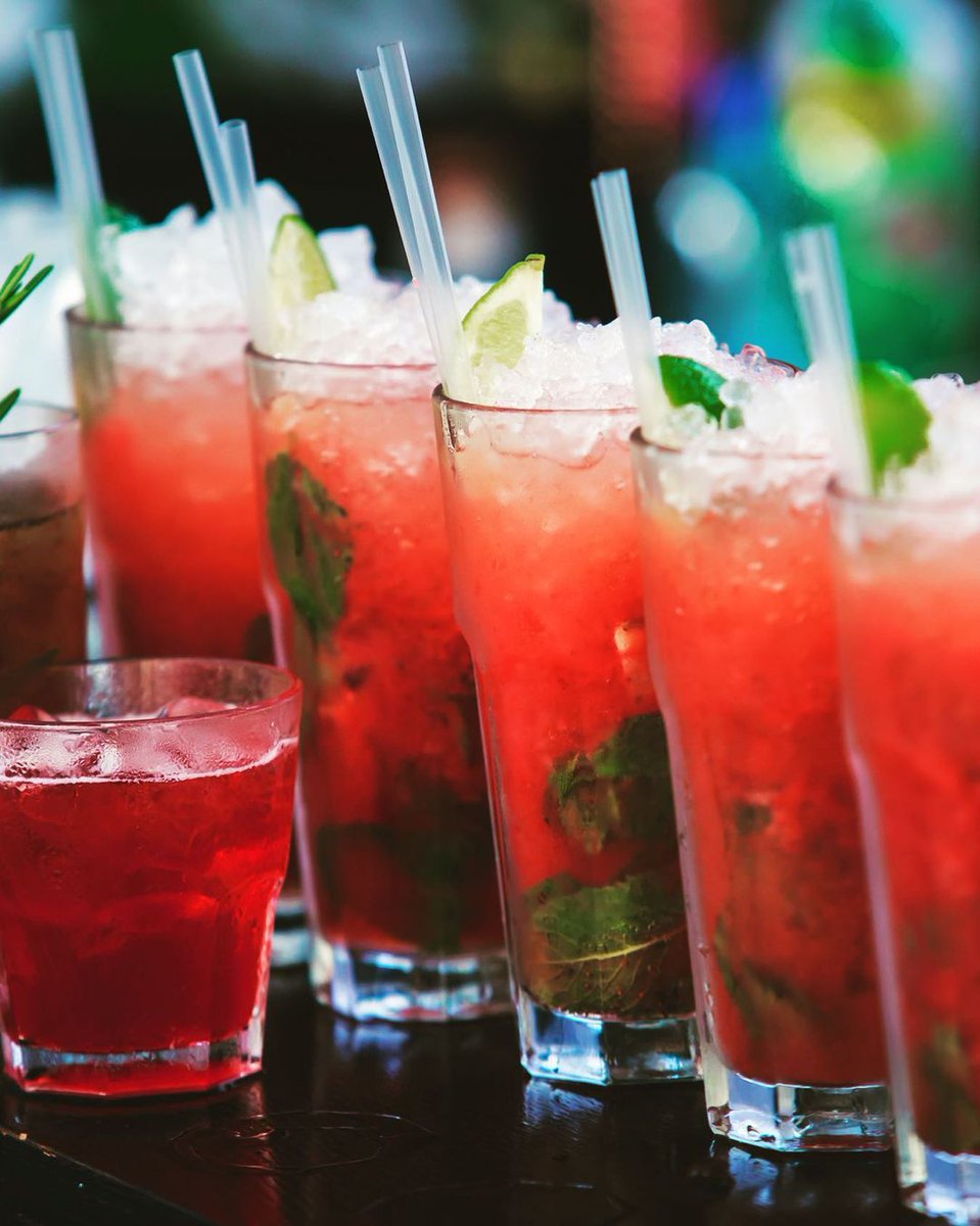 HeightsCatering's tweet photo. Beat the Heat with refreshing summer cocktails 🍹. 
https://t.co/J62lzCs9nx
•
•
•#theheightscatering #htx #houston #cocktails #summerdrinks #refreshing #beattheheat☀️#tasty #delicious #foodies #events #weddingplanner #cheflife #foodlovers #gourmetfood #cateringservice #caterer https://t.co/7Pnjt8baVv
