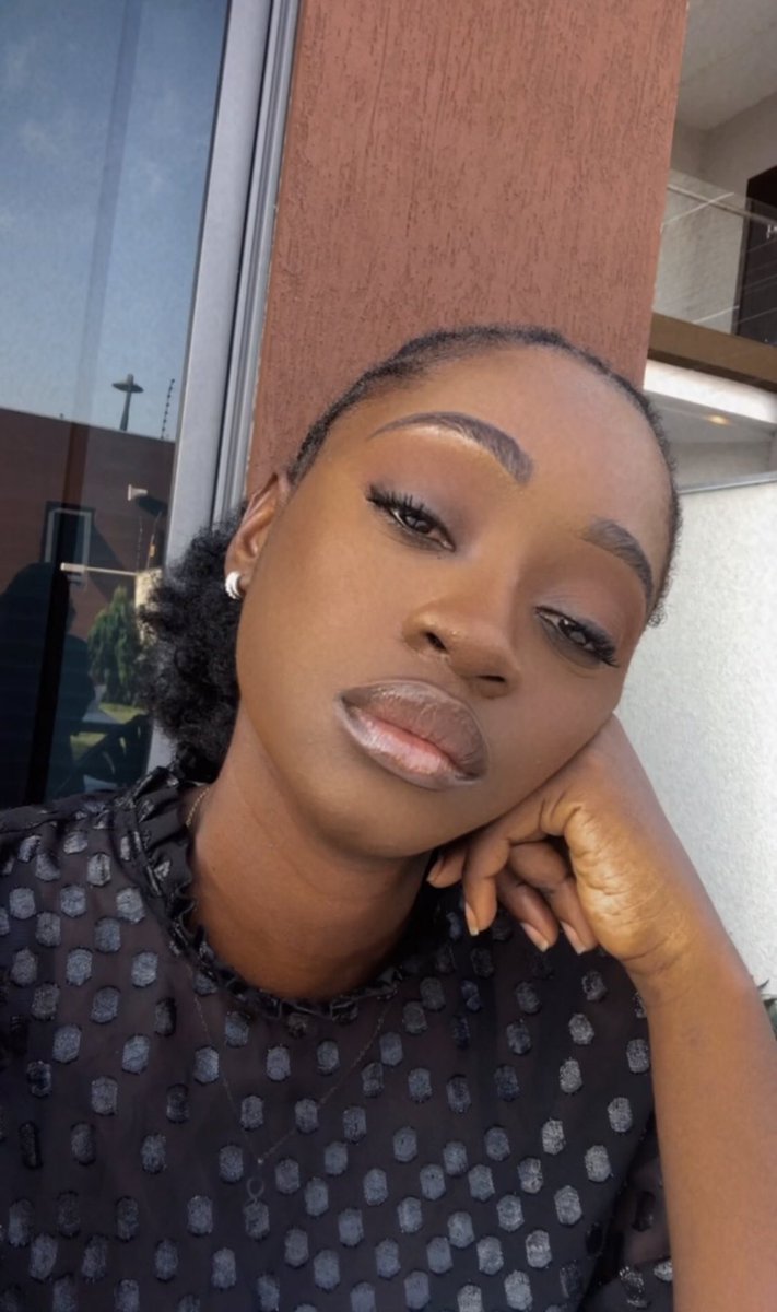 adomaa_music's tweet photo. You could be like “I’m so sad” and somebody’s like “Oh, but you’re beautiful”
I know. I’m depressed not ugly bitch. 😒 https://t.co/OQt9D5gOcZ