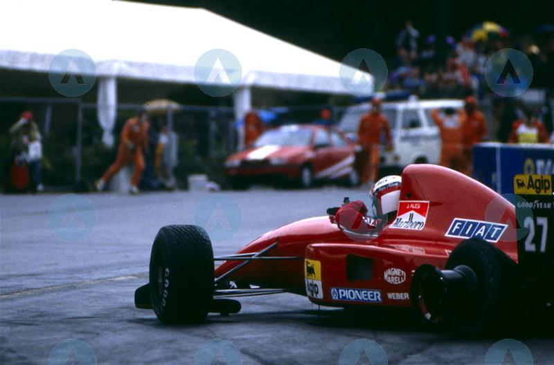 LegendarysF1's tweet photo. Jean Alesi, Ferrari F92A - Ferrari Tipo 040 3.5 V12. GP Bélgica 1992. 

#F1 📸The Fastlane. https://t.co/rN2TsYq04c