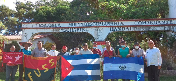 EmbaCubaJamaica's tweet photo. In London🇬🇧, Salvador🇸🇻, New York🇺🇸, Mexico🇲🇽 and other sister lands, our flag waves strongly. From Jamaica🇯🇲 we reaffirm that #CubaIsNotAlone and that the blockade will not stop solidarity.

#StopTheBlockade https://t.co/p010mkNRJV