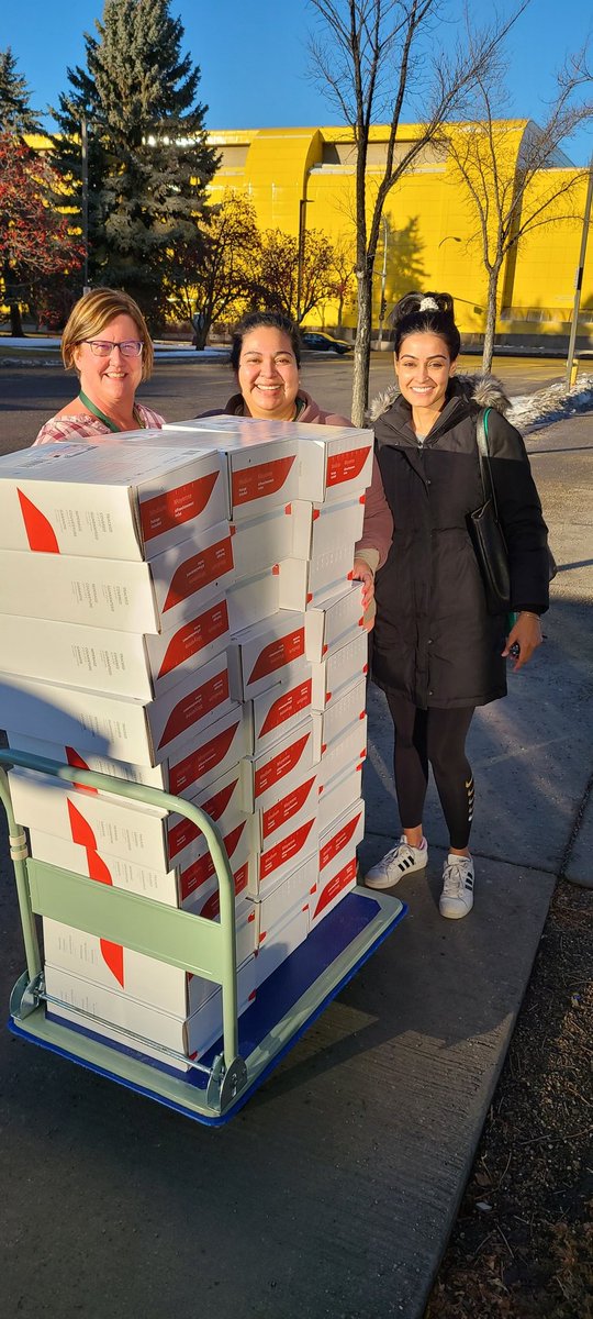 Wendy Brown (@wendybrown44) on Twitter photo <a href="/UARuralRegional/">UARuralRegional</a> <a href="/UAlberta_FoMD/">UAlberta Med & Dent</a> Participants of the Fall Harvest faculty development conference Dec 4 and 5 2021, prepare to receive your swag and treat box sent today by ORRH staff. #FH2021 #facdev #ruralmeded <a href="/UARuralRegional/">UARuralRegional</a> <a href="/UAlberta_FoMD/">UAlberta Med & Dent</a> Participants of the Fall Harvest faculty development conference Dec 4 and 5 2021, prepare to receive your swag and treat box sent today by ORRH staff. #FH2021 #facdev #ruralmeded