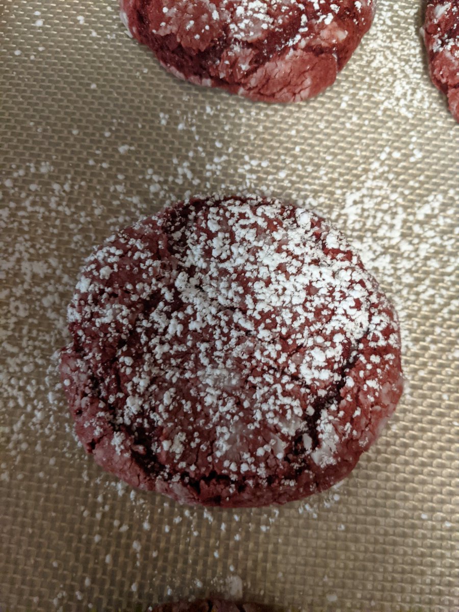 liz4now66's tweet image. A favorite on the tray...

Red Velvet...😋😋😋

#christmascookies 
#cookiesfordays 
#justkeepbaking 
#bakingbaking
#funfunfun 
#mytherapy