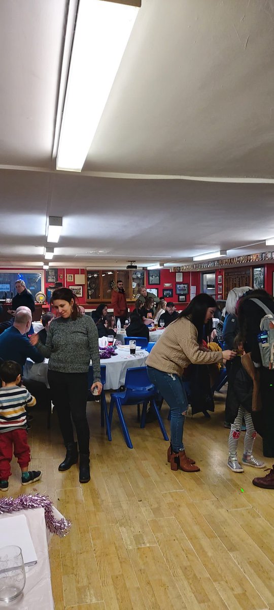 OPSanta21's tweet photo. A MAHOOSIVE THANK YOU to all of those who attended the auction yesterday .. the auction alone raise an amazing £1448 ❤️🎅❤️@MoseleyRugbyFC thank you for hosting us .. thank you Stagecoach Yardleywood.. you were brilliant ! https://t.co/TvDSwI6aM0