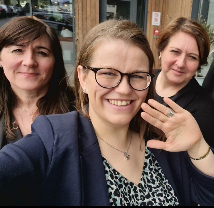 #12dagatwitter
Það dýrmætasta í vinnunni minni eru allir þessir ólíku krakkar sem ég fæ að kynnast ❤ Já og þessar tvær sitthvoru megin við mig sem gera ALLA daga betri 💕