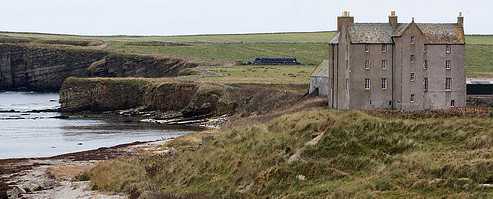 tourscotland's tweet photo. As requested tonight, I am posting a Tour #Scotland virtual travel video Blog Visitors' Guide to #Freswick #House on ancestry, genealogy, #Scottish family history visit and trip to #Caithness. Built by the Mowats in 1653. In 1661 it passed to the Sinclair https://t.co/8R0swyn8YM https://t.co/IRT0FCOa1M