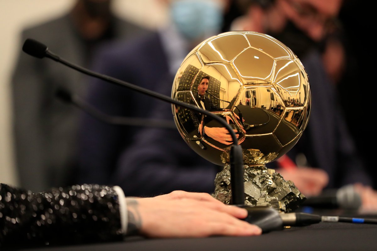 lequipe's tweet photo. Le sourire d'un homme qui a remporté son septième Ballon d'Or 

#ballondor https://t.co/fahJ9HgU8X