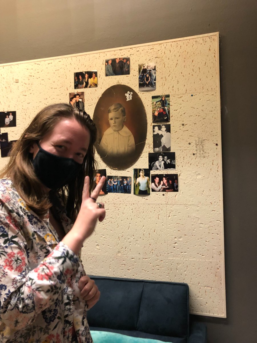 RicePlayers's tweet photo. The Rice Players have been redecorating our office recently-- check out our alumni-approved interior design! https://t.co/hMcTqkewu4