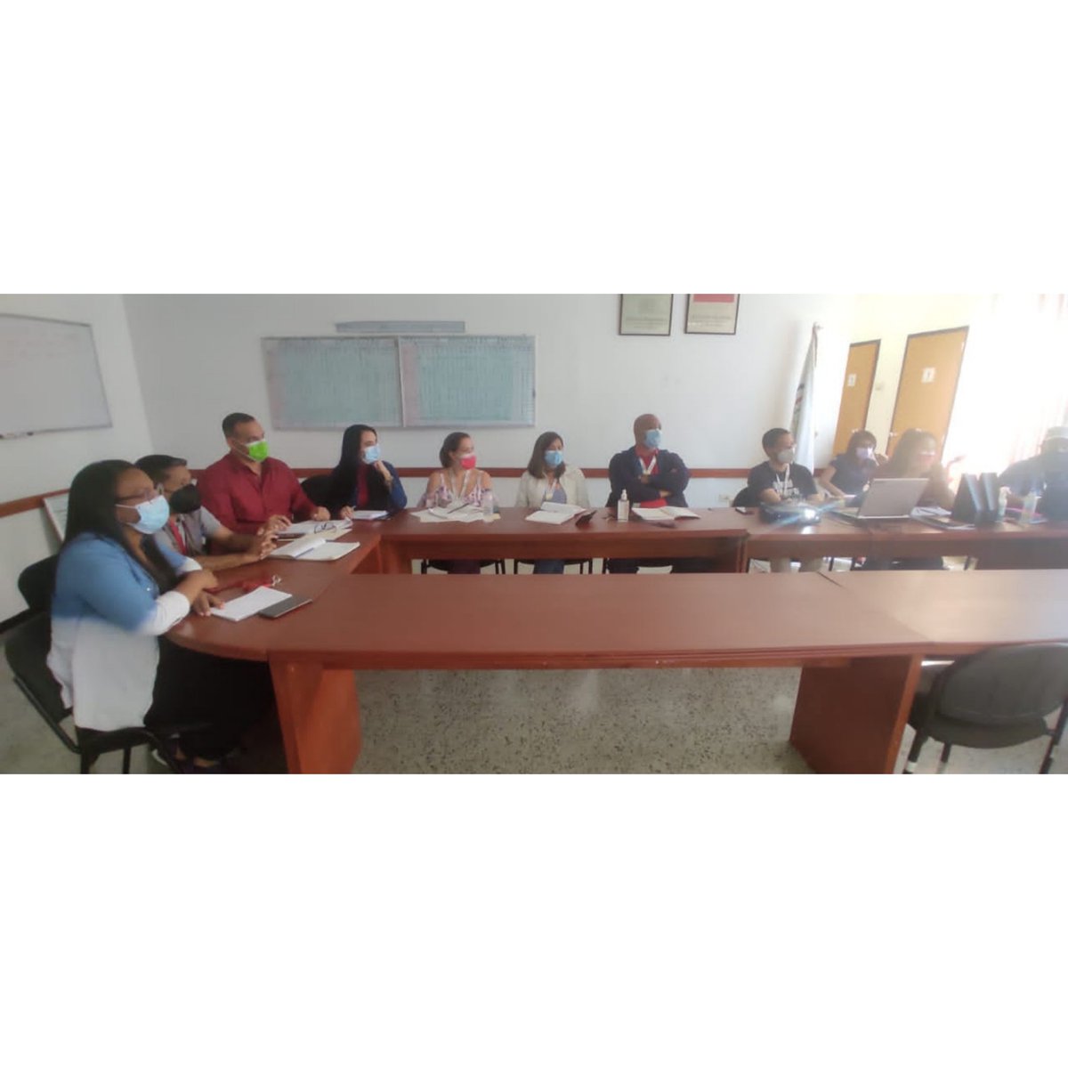 Inpsasel_vzla's tweet photo. #SedeCentral Avanzamos en la digitalización de procesos dentro de nuestra institución, con el nuevo Sistema Nacional Integrado de Registros y Declaraciones en Línea (SNIRDEL) #UsemosElTapaboca @NicolasMaduro @min_joserivero @JortegaPsuv @MinTrabajoVE https://t.co/51EguZaoyn