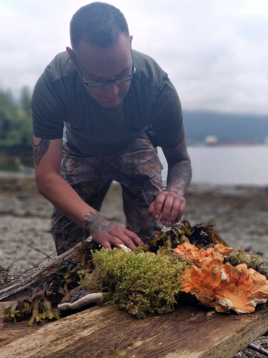 fusetv's tweet photo. #RedChefRevival features three chefs (@gwichintribal, #CezinNottaway, @chefchartrand). They each travel to different Indigenous communities across the country to learn about the culinary methods unique to each community's traditions. https://t.co/qPs4pcOlE8 https://t.co/swC8rOIzgA