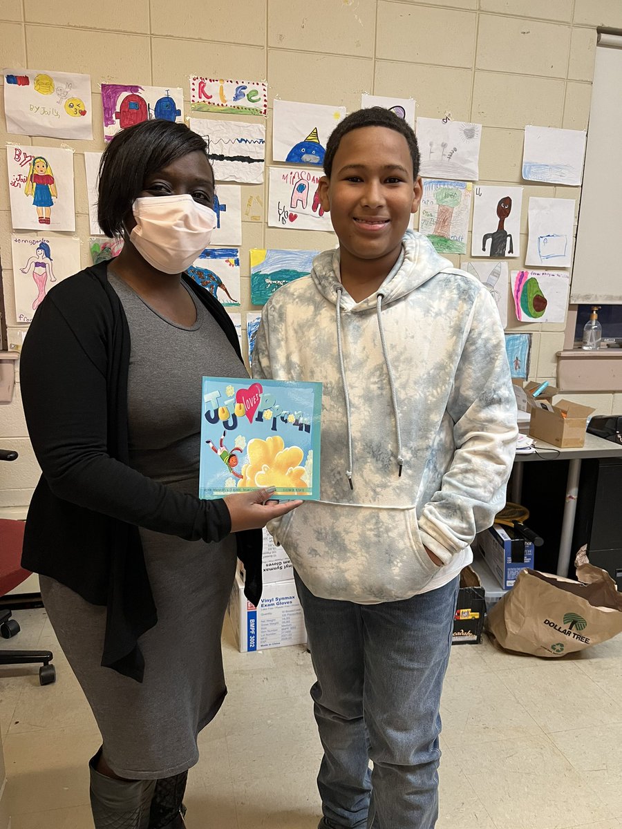 yosoyyahaira1's tweet photo. Today we passed by Rise Extended Day to drop off a copy to one of our favorite after care programs in the Town of Randolph. 

💙As a family we are forever greatful for Ms. Danita and the team at #rise. They truly understand the definition of #inclusion and #acceptance. 💙 https://t.co/JjsX1tC2YB