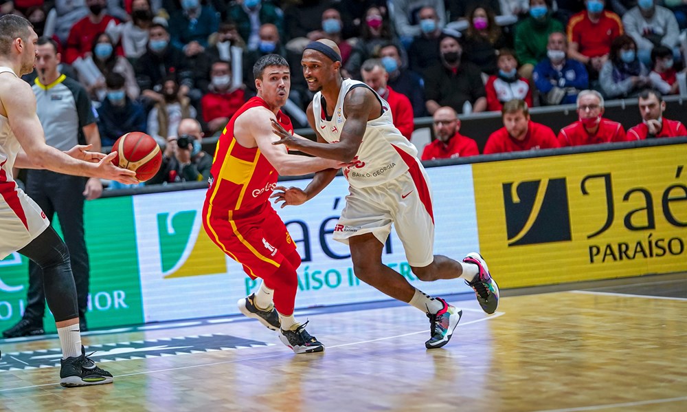 UCAMMurcia's tweet photo. 🏀 | VENTANAS FIBA|

Finalizó el España 🇪🇦 89 - 61 🇬🇪 Georgia. 14 puntos, 5 rebotes y 5 asistencias para el jugador del @UCAMMurcia @ThadJr12. https://t.co/CPOtyKIFw3