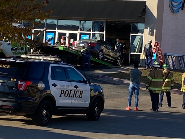 KLTV7's tweet photo. 3 injured when vehicle drives through front window of Longview store: https://t.co/VN9yDBow7p #longviewtx #attstore #crash https://t.co/TH3gEE3Gz8