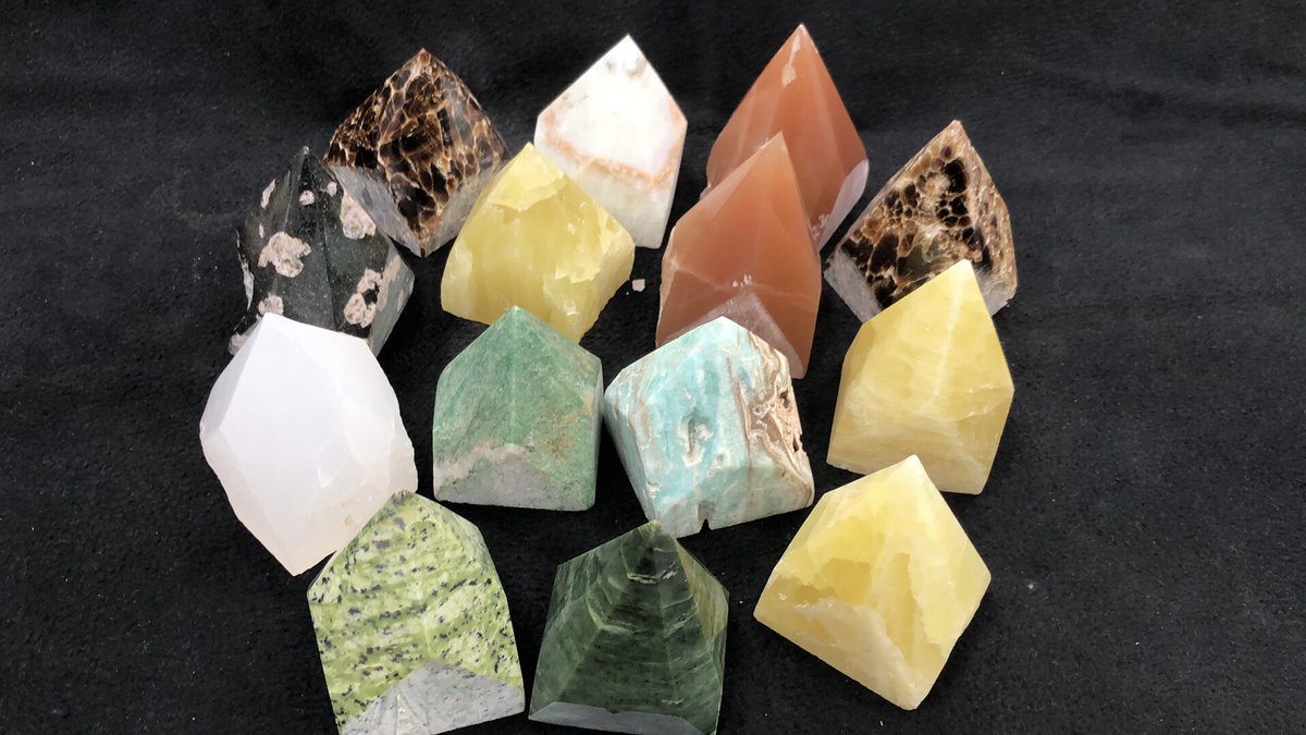 Crystalmineral2's tweet photo. Here Are We Presenting Beautiful 
Honey Calcite ,Choclate Calcite ,Blue Calcite ,Black Obsidian,Jungle Jade ,Lemon Calcite ,And White Calcite ,
Top Points 
Bottom Rough And Top Is Polished
Available In Bulk Quantity 
We Can Make From Oder 
Custom Oder Also Accepted
#crystalsale https://t.co/H5ugA58X0u