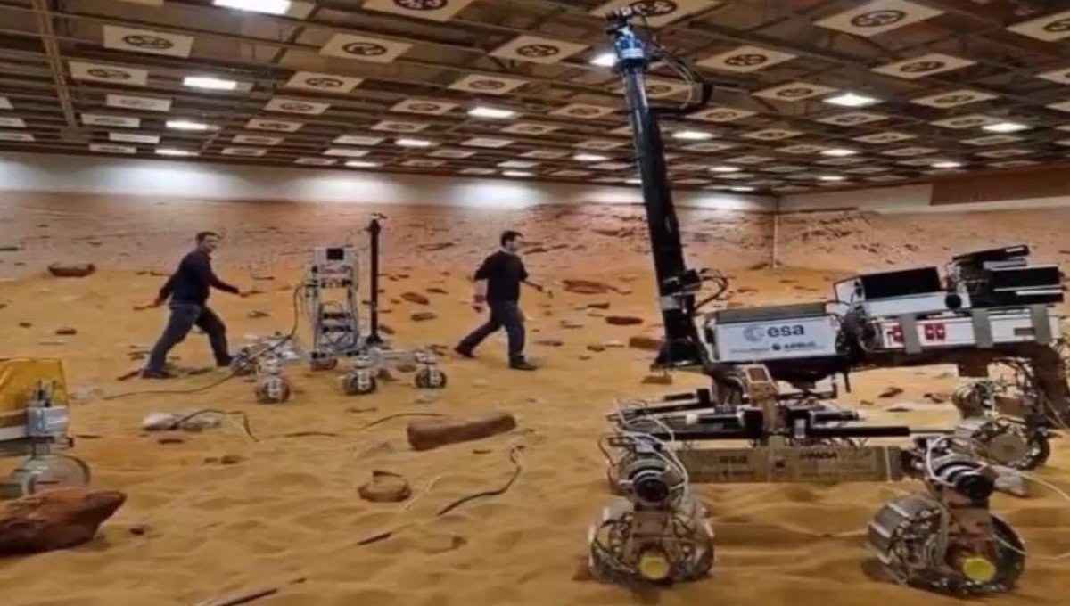 donutsalad123's tweet photo. #TheMoreYouKnow
#Mars
#FilmedInAStudio https://t.co/9ERWjkBrPv