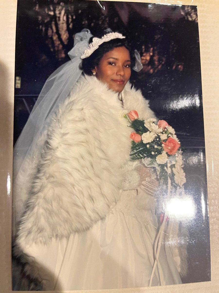 RT @tinaqueen_15: My mom was 27 when she got married. And I turn 27 in like 3 weeks https://t.co/8VFIuvbnn5