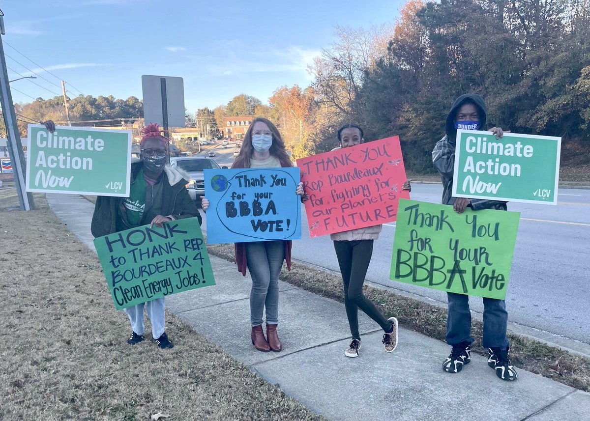 RepBourdeaux's tweet image. What a view outside my Lawrenceville office today! I so appreciate our young people advocating for climate action and clean energy jobs. I stand with them in this fight for their future. #BBB
