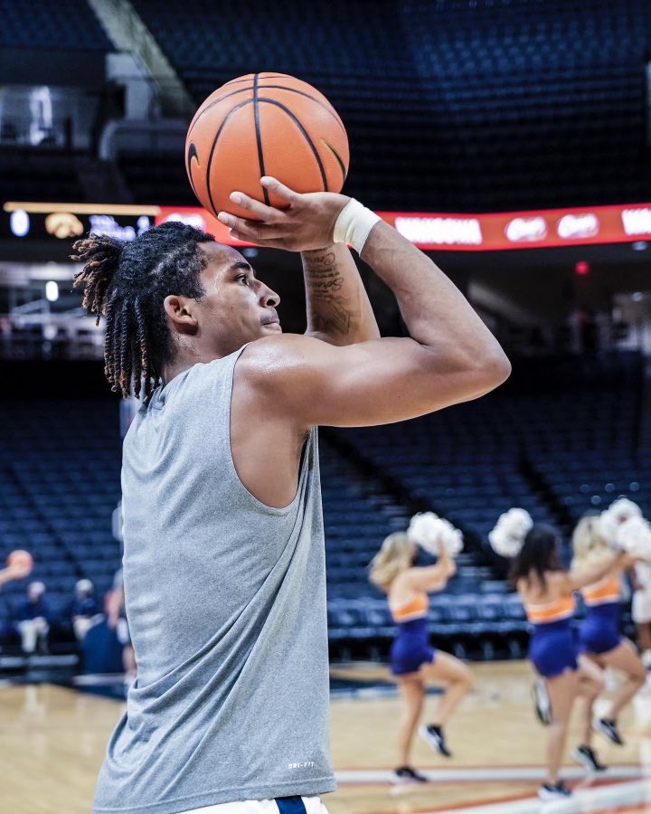 UVAMensHoops's tweet photo. H̶A̶W̶K̶ Eye on the prize.

🔶⚔️🔷 #GoHoos https://t.co/w1KqXwfhR3