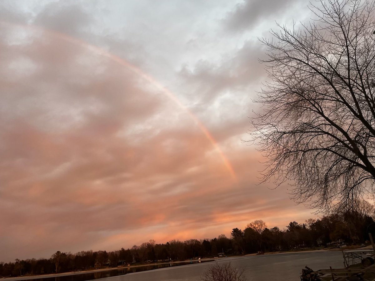 bobbinbeam's tweet photo. Snow bow rainbow and fantastic sunset in Dousman @Mark_Baden https://t.co/PPtNciSh9M