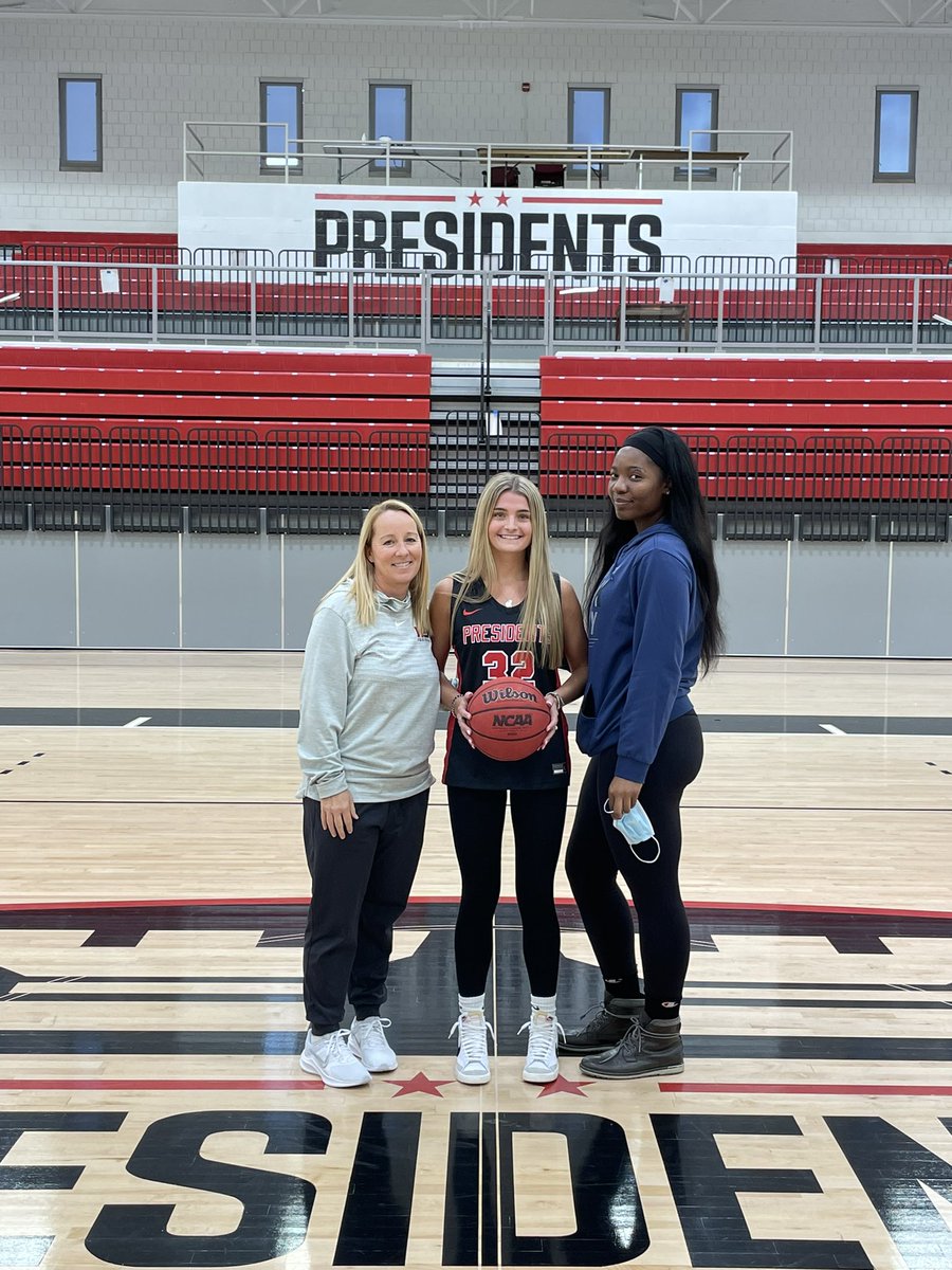 allyfisher32's tweet photo. Thank you @CoachDerubbo @WJ_WBB for an amazing visit today! Had a great time meeting some of the team and seeing the campus!! https://t.co/zFRzwZAws0