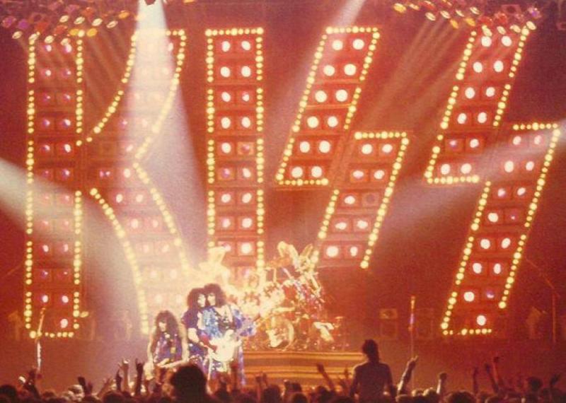 kiss's tweet photo. #KISSTORY - November 29, 1985 - We opened the 91-date 'ASYLUM' Tour at the Barton Coliseum in Little Rock, Arkansas.

Where did you see the tour, #KISSARMY? https://t.co/HTVHZh0JOr