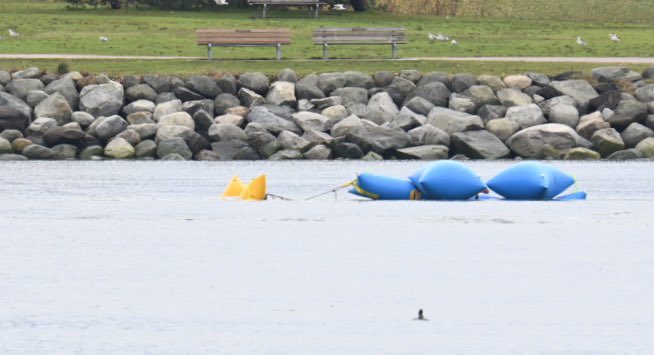MarksGonePublic's tweet photo. My guess is that they are slowly dragging in a sunken vessel. #Vancouver #BCStrom https://t.co/rih0OcQXMR