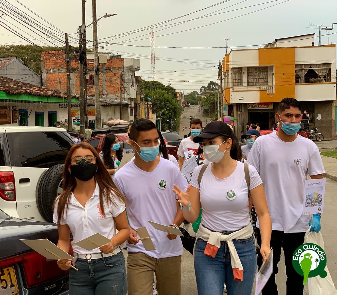 La contaminación por basuras es uno de los problemas más marcados que tenemos en nuestro departamento 🚯. Por eso, en el municipio de #Quimbaya 🍃estuvimos generando conciencia sobre esta problemática, ya que la solución empieza desde nuestras casas 🏠.
#HagamosEco #AmbienteMIRA