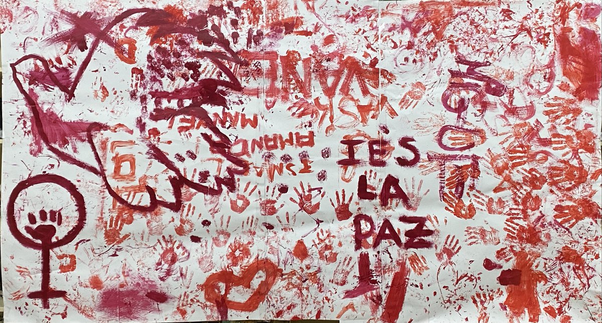 #25N de 2021 #IESLaPazGranada todavía existe violencia hacia las ♀️ Hemos realizado la exposición #ZapatosRojos basada en la obra de #ElianaChauvet Este es el vídeo que recoge lo dinamizado por #MujeresenZonadeConflicto 🖤💜🖤#Pactoestado #Coeducación  ▶️bit.ly/3cYMPva