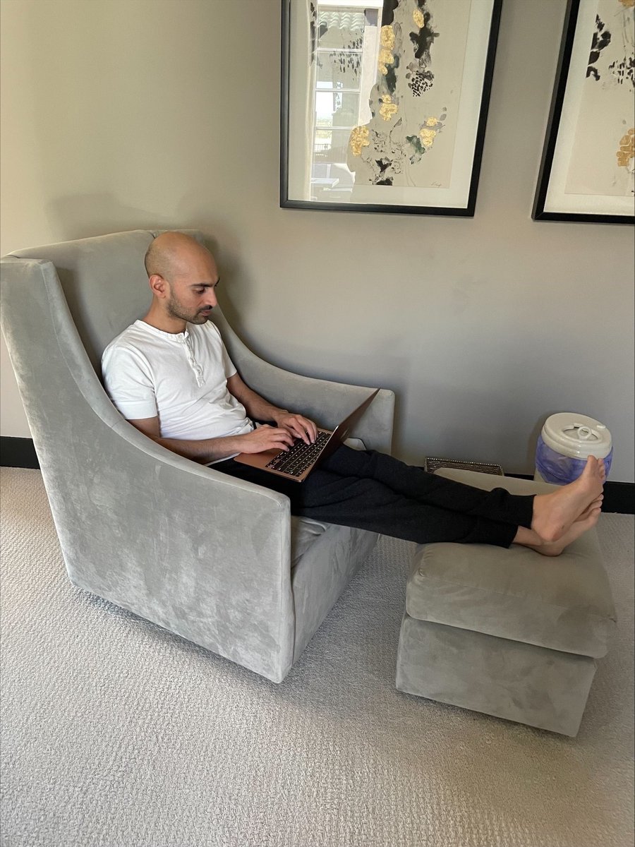 neilpatel's tweet image. My work/life consists of creating balance between family time &amp;amp; work time. Even if that means working on the couch of my daughter’s bedroom 😊 I use @SlackHQ’s schedule send &amp;amp; status messages to create a healthy relationship w/ work: bit.ly/GTMblogpost  #SlackPartner