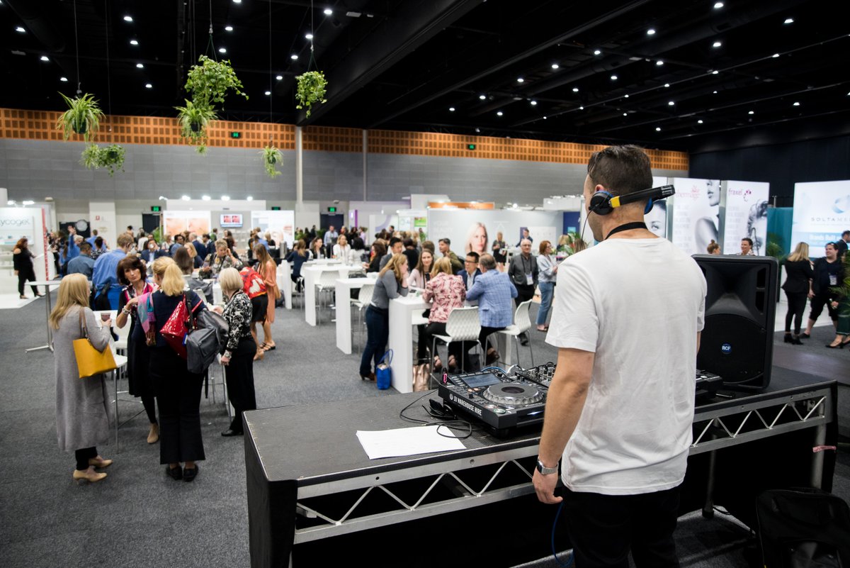 TPHEvents's tweet photo. No boring exhibition halls here! Creating atmosphere with a live DJ spinning some great beats via Seany B
#tphevents #tpheontour #corporateevents #businessevents #events #photograph #conferences #conference #goldcoastevents #gccec #pco #professionalconferenceorganiser https://t.co/rX0LQxajBA