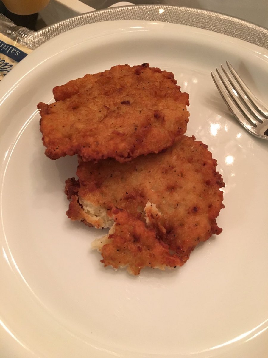 SaraJacobsCA's tweet photo. *Taps mic* Offering up my hottest take yet: No sour cream or apple sauce on my latkes, please. Thank you. https://t.co/VCf92qKl6w