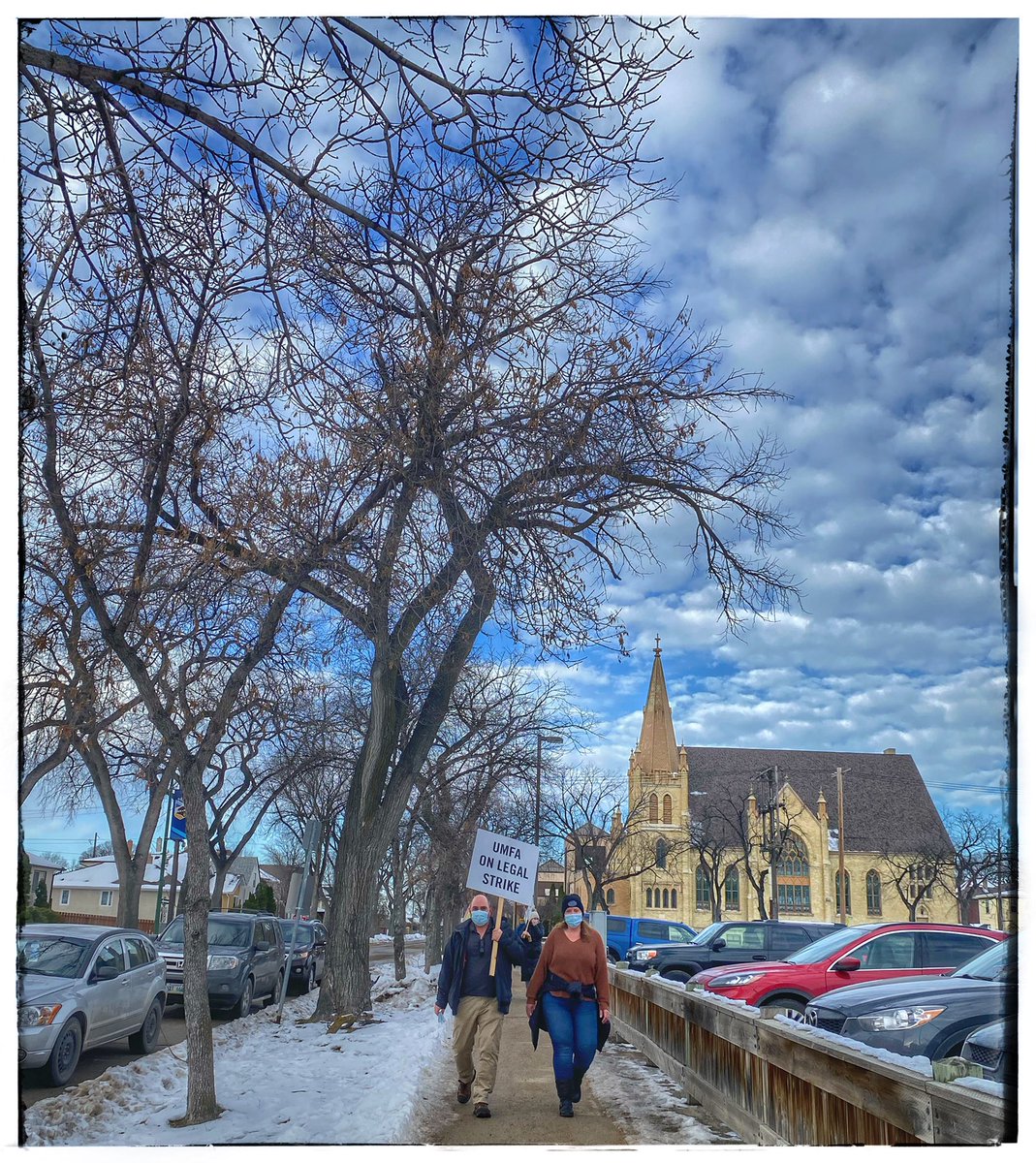 NeuroRedoxin's tweet photo. On the fifth week of strike I see people as determined as the day one. The strike will end and we will go back to do what we enjoy, but the lasting impression of this @umanitoba Admin will not go away. #umfastrike #UMFASTRONG #umfa2021 https://t.co/sQL9O2fz7l
