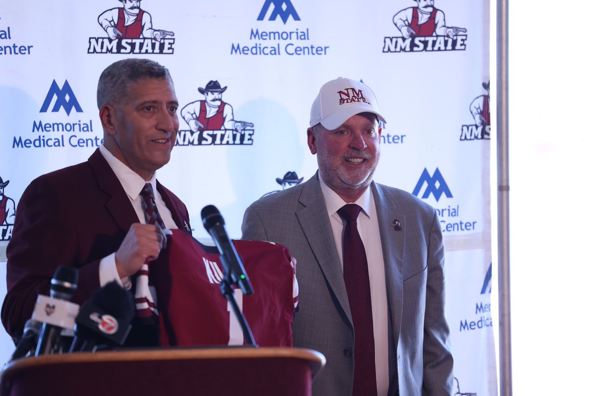 NMStateFootball's tweet photo. It’s official, folks. 

Jerry Kill will lead the Aggies 🏈 #AggieUp https://t.co/ECneU083Cp