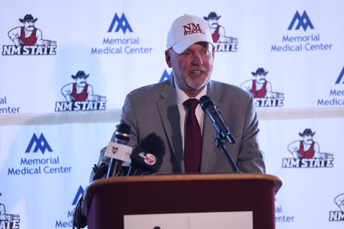 NMStateFootball's tweet photo. It’s official, folks. 

Jerry Kill will lead the Aggies 🏈 #AggieUp https://t.co/ECneU083Cp