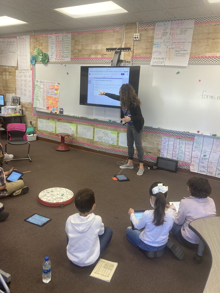 Project__Kids's tweet photo. Project Kids learning how to use Google Forms from @peerlessgreen to better serve the community! @LasLomasSchool @LHSchools @DrC_LaHabra #ProjectKids https://t.co/JZJzdpqmuR