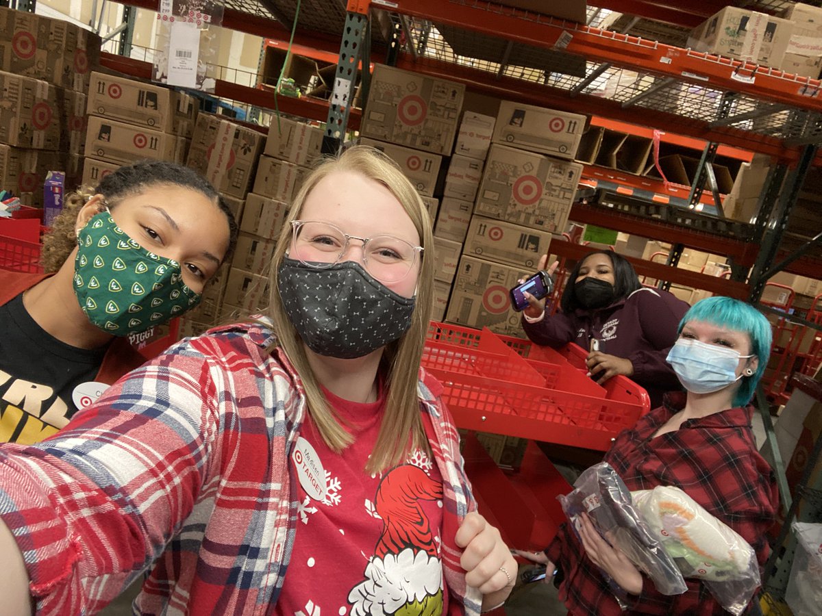 MadisenBrant's tweet image. Cyber Monday had no chance against the SFS team on #TheHill. The team completed over 1,700 units in ship before 4:30 today!! This team is bringing the heat! 🎯🤩✅ @TheRealKO3 @TargetCody102 @aleahmarie19