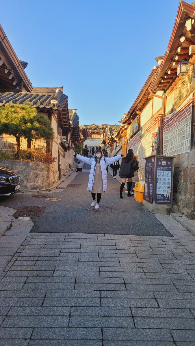 rara21k's tweet photo. ☆북촌 한옥마을~☆
☆말괄량이남매냥☆
•유튜브 https://t.co/fF2l2JL2oo
•페이스북 https://t.co/STd7IXrH1x
•인스타 https://t.co/fxpuK2O8Wk
•블로그 https://t.co/ssdzcoCkXF

#셀카 #집 #주말 #끝 #쉬고싶다 #냥 #고양이 #selfie #한옥마을 #cat https://t.co/JFKzstwgTK
