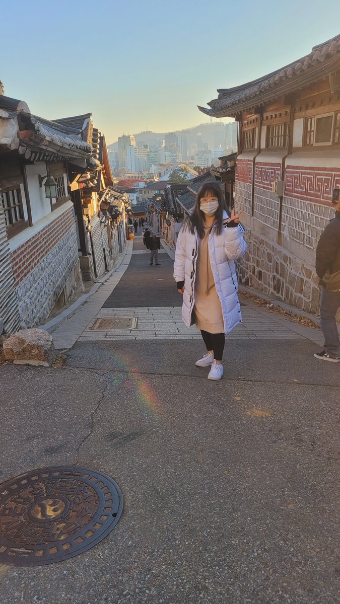 rara21k's tweet photo. ☆북촌 한옥마을~☆
☆말괄량이남매냥☆
•유튜브 https://t.co/fF2l2JL2oo
•페이스북 https://t.co/STd7IXrH1x
•인스타 https://t.co/fxpuK2O8Wk
•블로그 https://t.co/ssdzcoCkXF

#셀카 #집 #주말 #끝 #쉬고싶다 #냥 #고양이 #selfie #한옥마을 #cat https://t.co/JFKzstwgTK